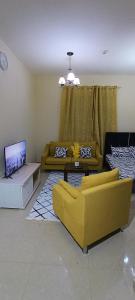 TV a/nebo společenská místnost v ubytování Daily basis furnished studio flat