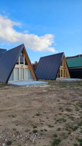 Το κτήριο όπου στεγάζεται  το διαμέρισμα +4 φωτογραφίες