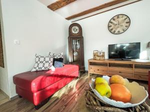 Televisyen dan/atau pusat hiburan di Apartment Ehinger by Interhome