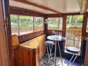 Fotografie z fotogalerie ubytování Péniche de charme avec jacuzzi sur canal du midi v destinaci Toulouse