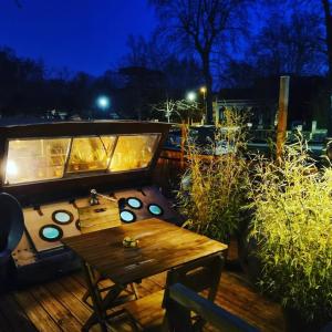 Fotografie z fotogalerie ubytování Péniche de charme avec jacuzzi sur canal du midi v destinaci Toulouse