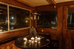 Fotografie z fotogalerie ubytování Péniche de charme avec jacuzzi sur canal du midi v destinaci Toulouse