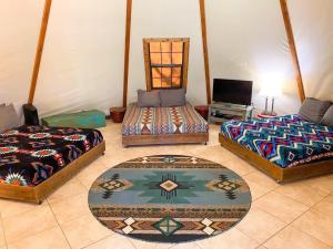 Fotografie z fotogalerie ubytování Waterfront Teepee 4 Soaring Eagle v destinaci Seguin