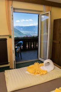 Nespecifikovaný výhled na hory nebo výhled na hory při pohledu z hotelu