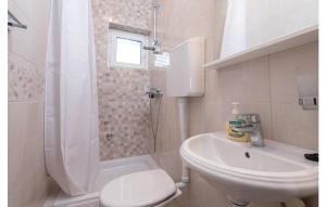 Ein Badezimmer in der Unterkunft Apartments Zdravko