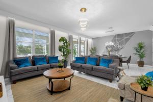 Istumisnurk majutusasutuses Upstay 9BR Villa w Pool & Cinema - Epic Universe