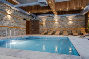 Hồ bơi trong/gần SPA Hotel Daffi