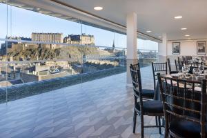 Restaurace v ubytování Doubletree by Hilton Edinburgh City Centre