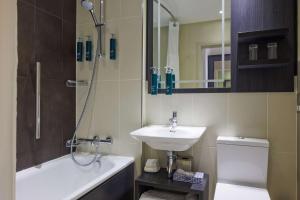 Koupelna v ubytování Doubletree by Hilton Edinburgh City Centre