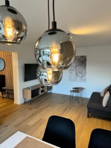 TV a/nebo společenská místnost v ubytování Alpinsuite - modern - elegant