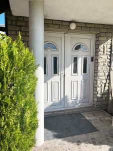 Exteriér nebo vchod ubytování Qendresa Luxury Apartments