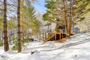 Boone Hideaway with Deck, Grill and Forest Views! talvel