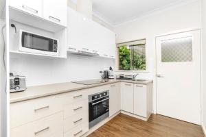 Dapur atau dapur kecil di Altus Wagga Apartments