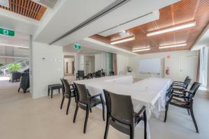 Konferenční prostory v ubytování Oshen Holiday Apartments Yeppoon + 37 fotografií