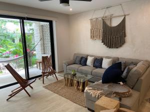 Posezení v ubytování Spacious Tulum Condo for 10 Great Amenities