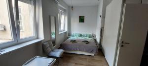 Posteľ alebo postele v izbe v ubytovaní Studio apartment in center of Zagreb "Vidra"