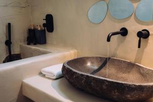 Gambar di galeri bagi Jacuzzi Suite by Divalproperties-Mykonos di Megali Ammos