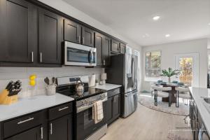 Кухня или кухненски бокс в New Build in Prime Location Close to UNT TWU and DT Denton