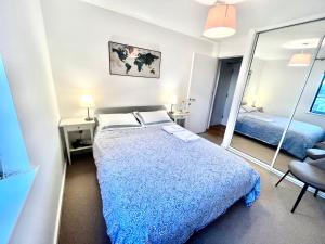 Fotografie z fotogalerie ubytování Exclusive King-Size Bed Comfort with Serene Garden View v destinaci Dublin