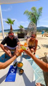 Nápoje v ubytování Cocoon Hotel-Beach bar