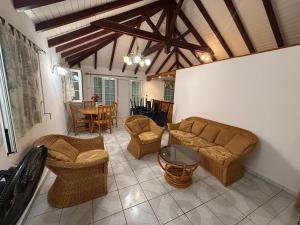 Χώρος καθιστικού στο Haut Villa Le Moule