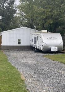 Fotografie z fotogalerie ubytování Cozy Camper v destinaci Creal Springs