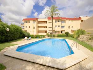 Bazén v ubytovaní Apartment Montañar alebo v jeho blízkosti