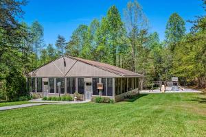 Vườn quanh Blessed in the Smokies