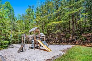 Ein Kinderspielbereich in der Unterkunft Serenity Bliss