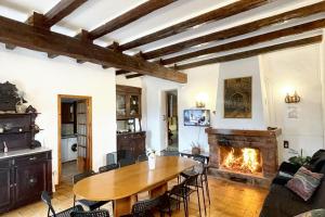 Η κουζίνα ή μικρή κουζίνα στο Spacious House Tortosa + Pool