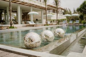 Bazén v ubytování Oshom Bali at Nuanu Creative City nebo v jeho okolí