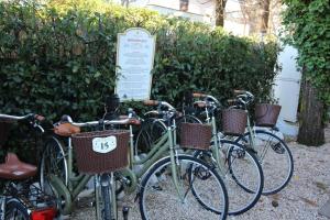 Rattasõit majutusasutuse JR Resort Logos Forte dei Marmi aladel või selle läheduses