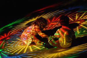 dos personas en una exposición colorida en un carnaval en Residence Hotel La Taverna, en Capo Vaticano 66 fotos más