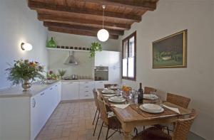 Kuchyň nebo kuchyňský kout v ubytování Resort Brandolini Rota