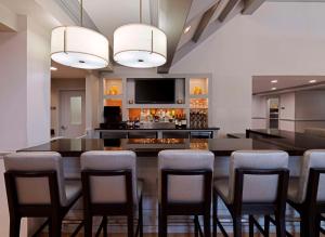 Lounge nebo bar v ubytování Hyatt House Parsippany East