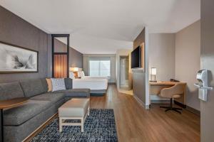 Photo de la galerie de l'établissement Hyatt Place Riverside Downtown, à Riverside 48 autres photos