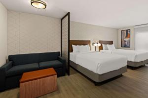 Postel nebo postele na pokoji v ubytování Everhome Suites Amarillo West - Medical Center