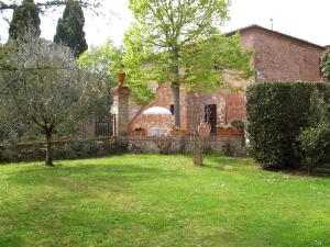 Aed väljaspool majutusasutust B&B Le Logge Di Sopra