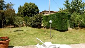 Aed väljaspool majutusasutust B&B Le Logge Di Sopra
