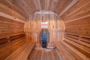 Gambar di galeri bagi 20Percent-off-Intro,15-min-to-SundayRiver,Hot-tub,Sauna,Pet-Kid-Friendly di Bethel