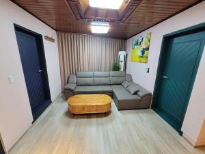 Posezení v ubytování Seongsu HOT Place 3room