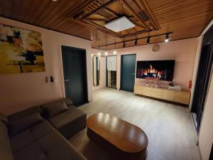 Posezení v ubytování Seongsu HOT Place 3room