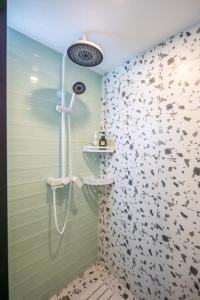 Un baño de 柃居 B&B - Jing'an Temple Branch