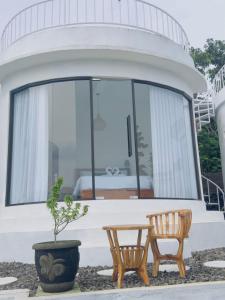 Balkón nebo terasa v ubytování TUGU Bali glamping