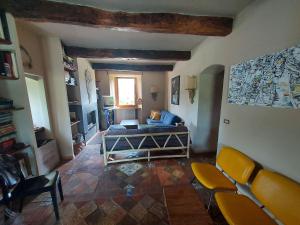 صورة لـ La Stellata Casale toscano con piscina Tuscan farmhouse with swimming pool في مانشانو