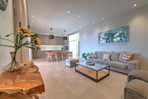 Χώρος καθιστικού στο Villa Eolos