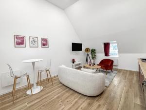TV a/nebo společenská místnost v ubytování Élégant cocon au cœur de Montargis