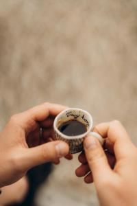 Set per la preparazione di tè e caffè presso Designový Tiny house(minidomeček) U Mluvících kamenů