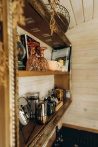 Cucina o angolo cottura di Designový Tiny house(minidomeček) U Mluvících kamenů
