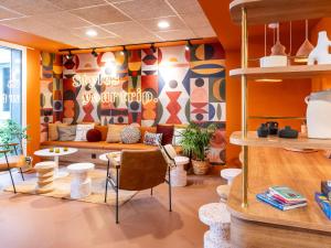 Posezení v ubytování ibis Styles Prévessin Genève Aéroport